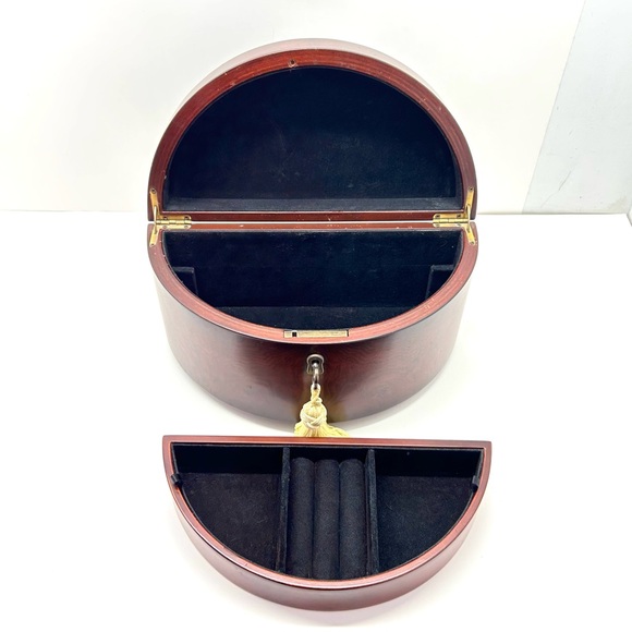 Vintage Bombay CompanyJewelry Box Half Circle Wooden Brown With Tray Key - Picture 6 of 16